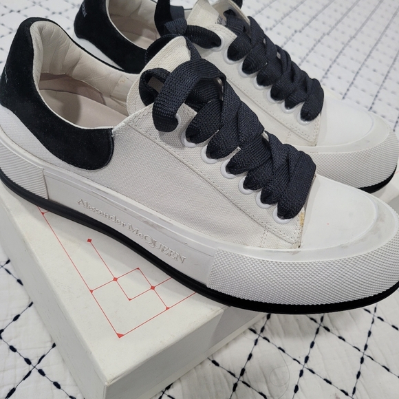 ALEXANDER MC QUEEN SNEAKERS ⚘️RESERVED⚘️ - Picture 5 of 6